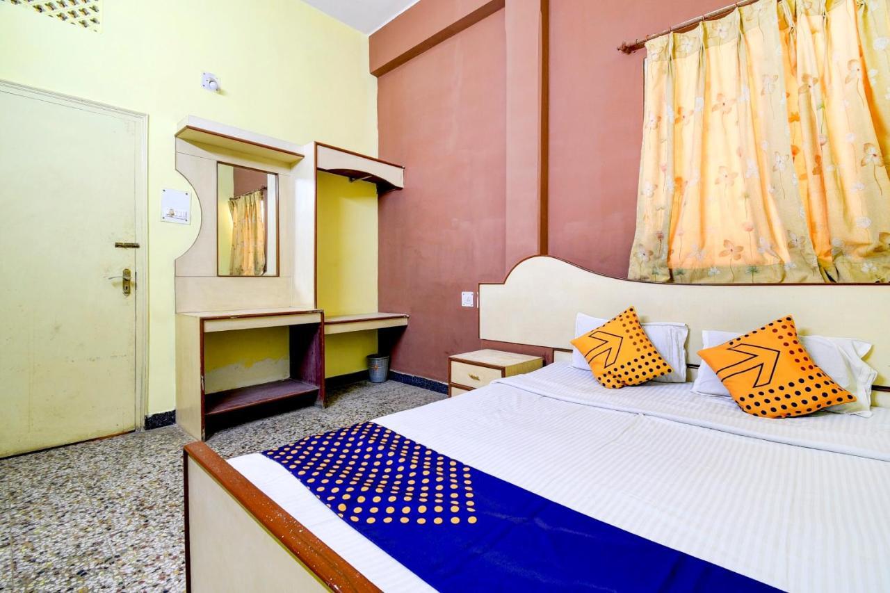 Hôtel Spot On 80135 Gopala Residency à Dibrugarh Extérieur photo